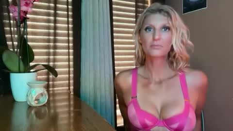 Daisy137 online show from 2, 3, 2026