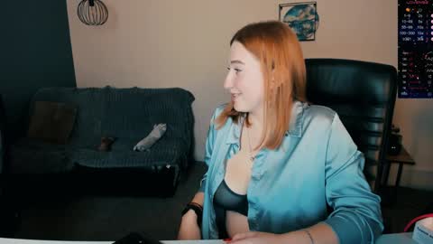 Snapshot of daisy_candy chatting on 3, 12, 2024 Little Di online show from 3, 12, 2024