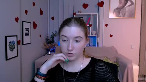 Snapshot of daisy_candy chatting on 3, 3, 2025 Little Di online show from 3, 3, 2025