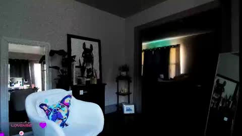 Snapshot of daisy_dove chatting on 19, 11, 2025 Daisy online show from 19, 11, 2025