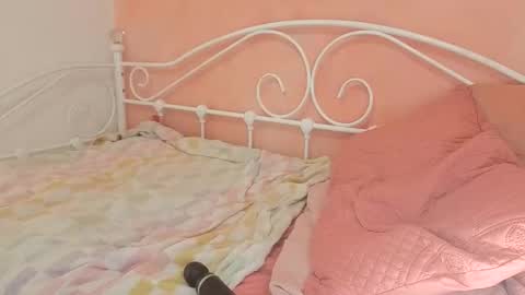 Snapshot of daisydreams_cumtrue chatting on 12, 11, 2025 Daisy Dreams online show from 12, 11, 2025