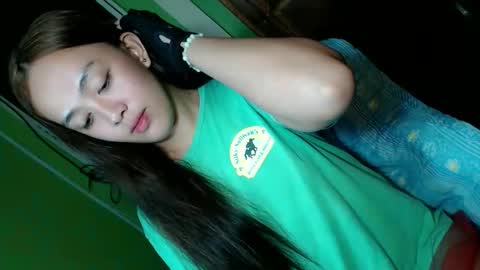 Snapshot of daisylira chatting on 3, 12, 2025 LILY christmas wish breast implant online show from 3, 12, 2025