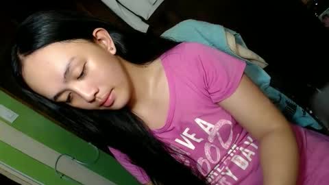 Snapshot of daisylira chatting on 7, 1, 2026 LILY christmas wish breast implant online show from 7, 1, 2026