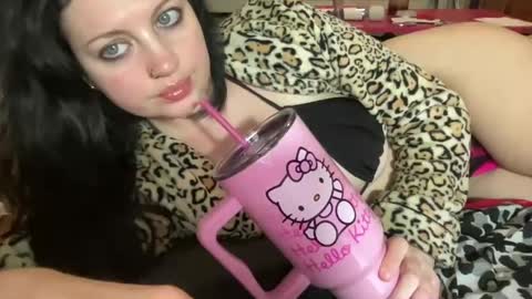 Snapshot of daisyyylove chatting on 4, 1, 2025 daisy love online show from 4, 1, 2025