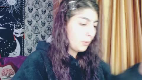 Snapshot of dak_7 chatting on 31, 1, 2025 -- -- help me reach 100 hands up online show from 31, 1, 2025