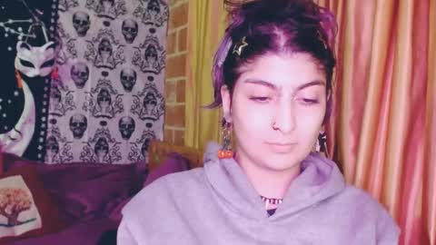 Snapshot of dak_7 chatting on 28, 2, 2025 -- -- help me reach 100 hands up online show from 28, 2, 2025