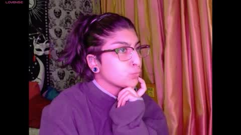 Snapshot of dak_7 chatting on 21, 11, 2025 -- -- help me reach 100 hands up online show from 21, 11, 2025