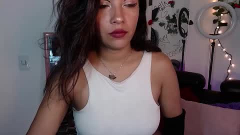 Snapshot of dakota_ro chatting on 11, 11, 2025 Caroliina online show from 11, 11, 2025