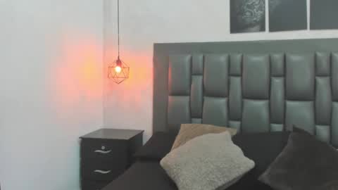 Dakota  online show from 18, 9, 2025