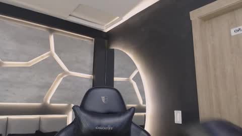 Dakota  online show from 2, 12, 2025