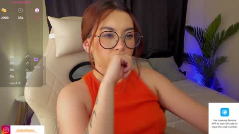 dakottaa__ online show from 1, 2, 2025