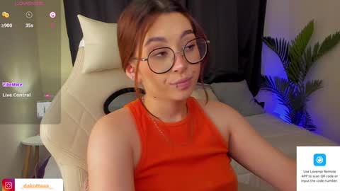 dakottaa__ online show from 1, 2, 2025