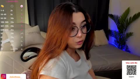 dakottaa__ online show from 10, 3, 2025