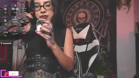 dalia_vorhees online show from 22, 11, 2025