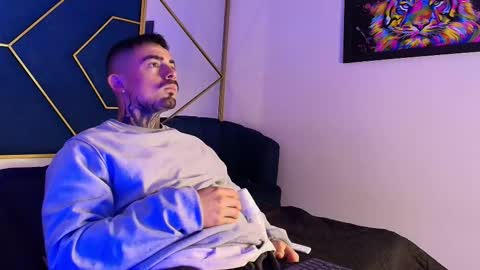 Dallas whitee online show from 23, 3, 2026