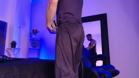 Dallas whitee online show from 27, 4, 2026