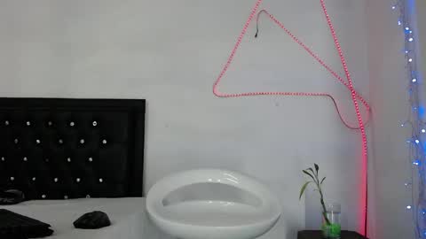 Snapshot of damian_hart_24cm chatting on 18, 5, 2026 damian_hart_24cm online show from 18, 5, 2026