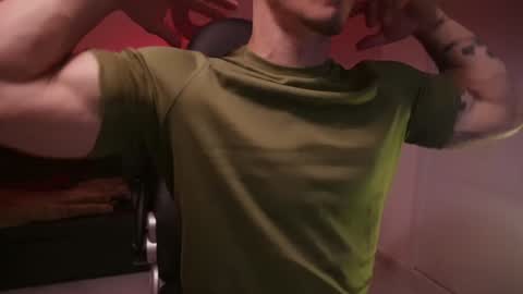 Snapshot of damianow chatting on 17, 12, 2024 insta damn8 -------- online show from 17, 12, 2024