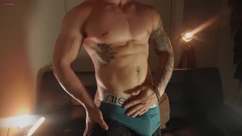 Snapshot of damianow chatting on 20, 9, 2025 insta damn8 -------- online show from 20, 9, 2025