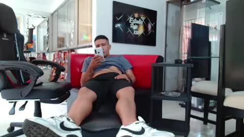 damyan_2003 online show from 6, 10, 2025