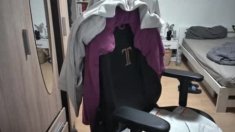 King Dan online show from 2, 3, 2025