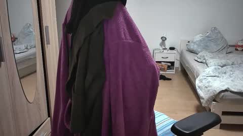 King Dan online show from 1, 10, 2025