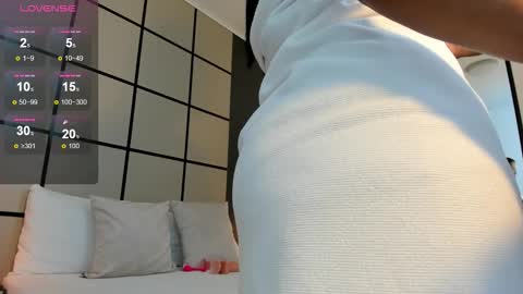 D A N A  online show from 5, 1, 2026