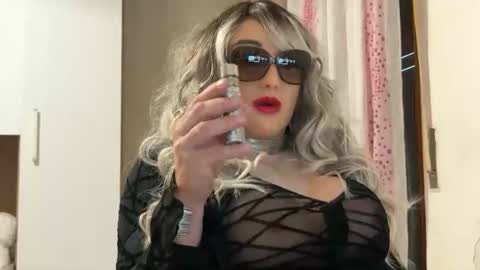 Snapshot of danastone_livingdoll chatting on 19, 5, 2026 danastone_livingdoll online show from 19, 5, 2026