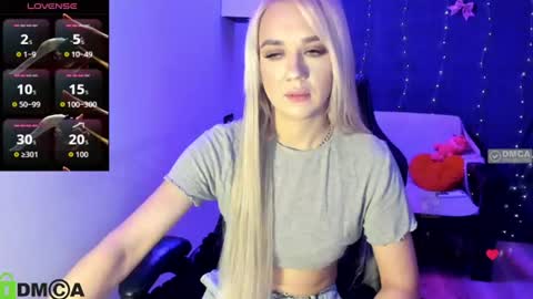 dances_queen online show from 22, 7, 2026