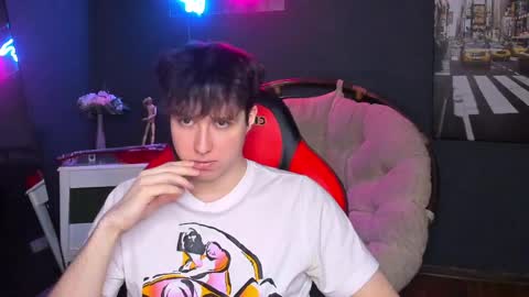 Snapshot of danee_williams chatting on 4, 4, 2026 Danee Williams online show from 4, 4, 2026