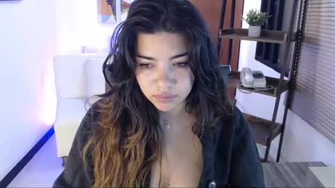 Veronica online show from 7, 10, 2025