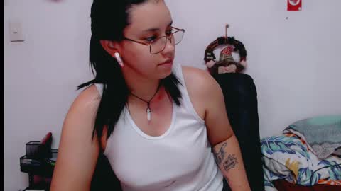 Snapshot of dani_jocelyn chatting on 13, 12, 2024 dani y jocelyn online show from 13, 12, 2024