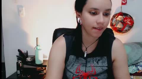 Snapshot of dani_jocelyn chatting on 18, 12, 2024 dani y jocelyn online show from 18, 12, 2024