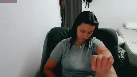 Snapshot of dani_jocelyn chatting on 21, 10, 2025 dani y jocelyn online show from 21, 10, 2025