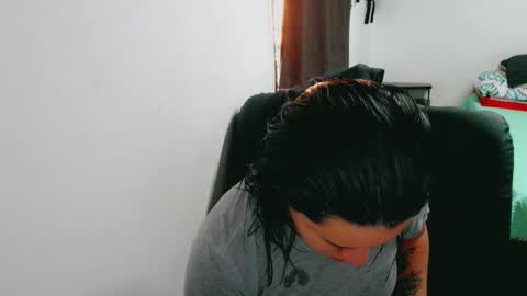 Snapshot of dani_jocelyn chatting on 6, 11, 2025 dani y jocelyn online show from 6, 11, 2025