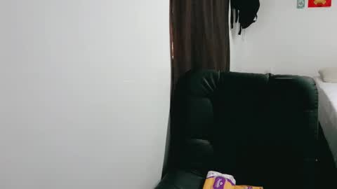 Snapshot of dani_jocelyn chatting on 27, 11, 2025 dani y jocelyn online show from 27, 11, 2025