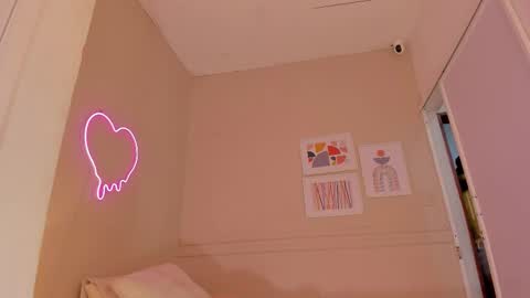 Snapshot of dani_skinny_ chatting on 10, 11, 2025 Hi I am Dani online show from 10, 11, 2025