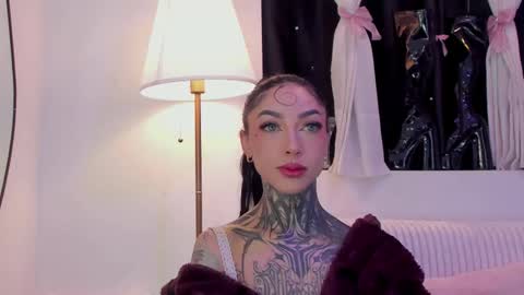 Snapshot of dani_valen chatting on 14, 12, 2025 Dani online show from 14, 12, 2025