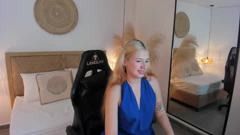 Snapshot of daniand_ chatting on 30, 9, 2025 D A N I A online show from 30, 9, 2025