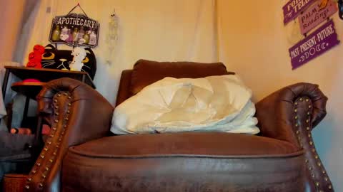 danidollxxx online show from 4, 10, 2025