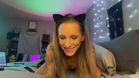 Dani Dragon online show from 28, 12, 2024