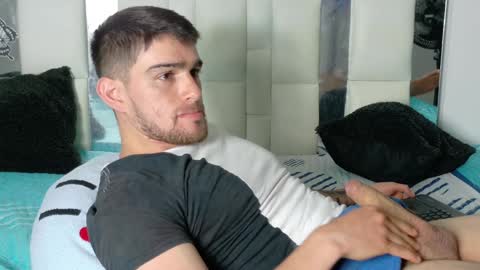 Snapshot of daniel_ova chatting on 7, 1, 2025 Sexy Dani online show from 7, 1, 2025