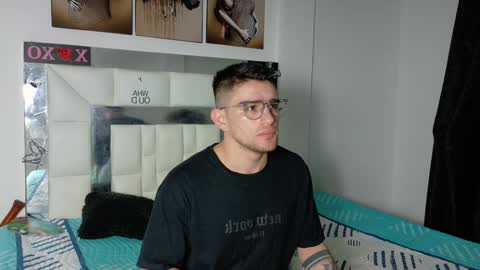 Snapshot of daniel_ova chatting on 25, 1, 2025 Sexy Dani online show from 25, 1, 2025