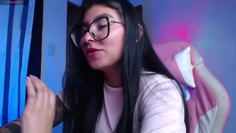 Snapshot of daniela_cute22 chatting on 27, 5, 2026 DANIELA online show from 27, 5, 2026
