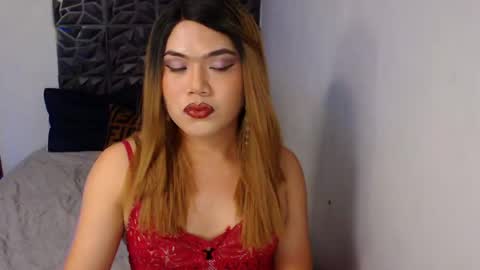 Elodie online show from 8, 12, 2024