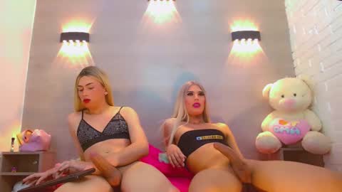 Snapshot of daniela_pink_ chatting on 3, 12, 2025 daniela_pink_ online show from 3, 12, 2025