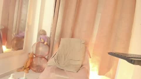 danielamay00 online show from 12, 7, 2026