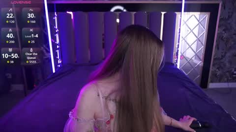 danielareign online show from 26, 4, 2026