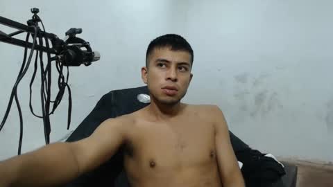 Snapshot of danielitopapii chatting on 11, 12, 2024 danielitopapii online show from 11, 12, 2024