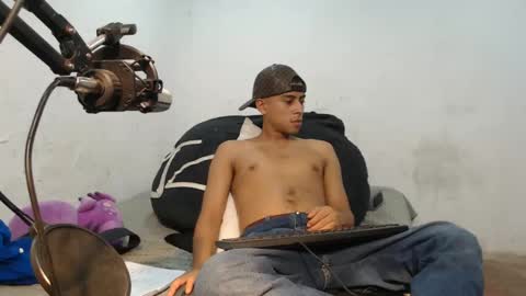 Snapshot of danielitopapii chatting on 18, 12, 2024 danielitopapii online show from 18, 12, 2024